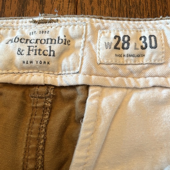 A&F 28/30 khakis/chinos - Picture 3 of 8